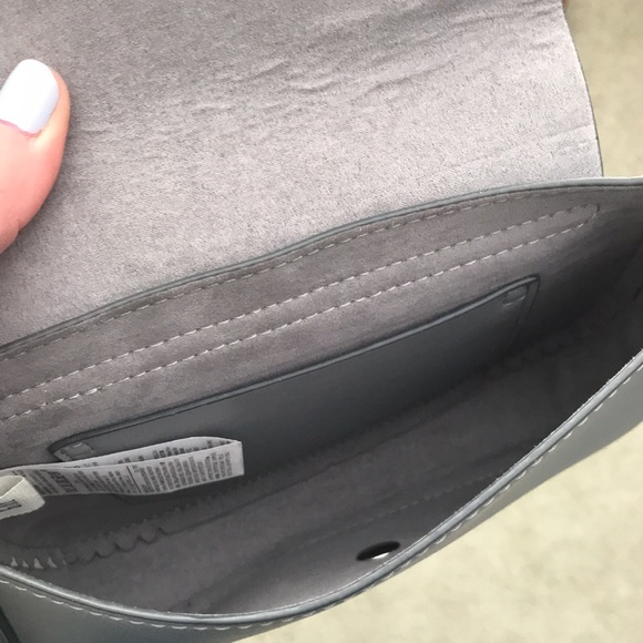 Gap grey crossbody - Picture 3 of 3